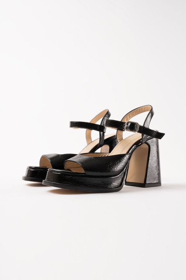 Souliers Martinez GRACIABlack Wrinkled Patent Leather Platform Sandals