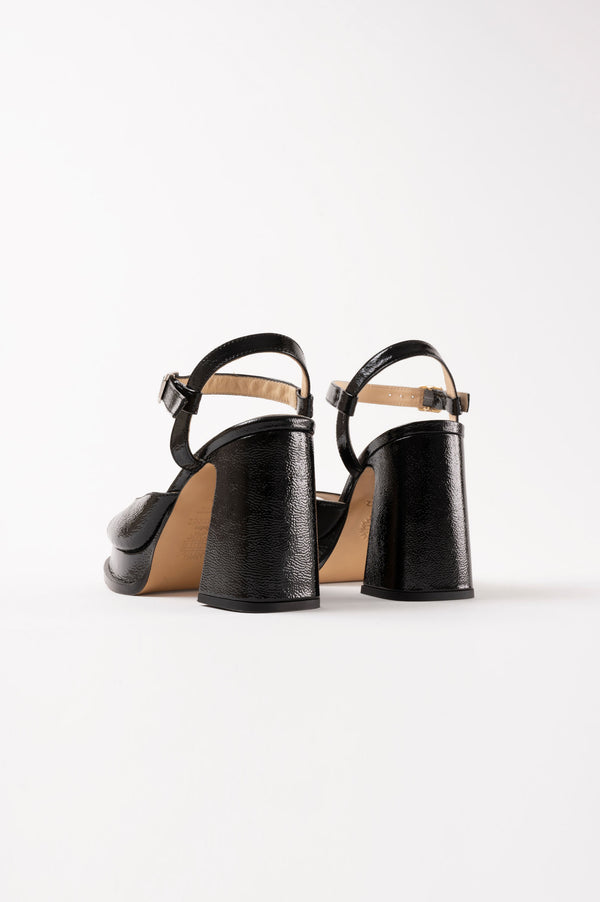 Souliers Martinez GRACIABlack Wrinkled Patent Leather Platform Sandals