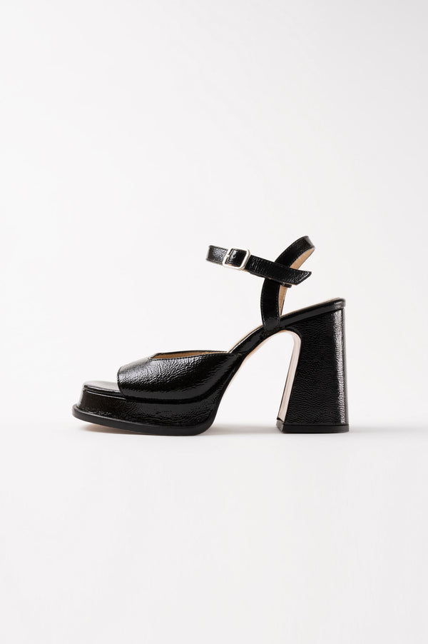 souliers martinez GRACIABlack Wrinkled Patent Leather Platform Sandals