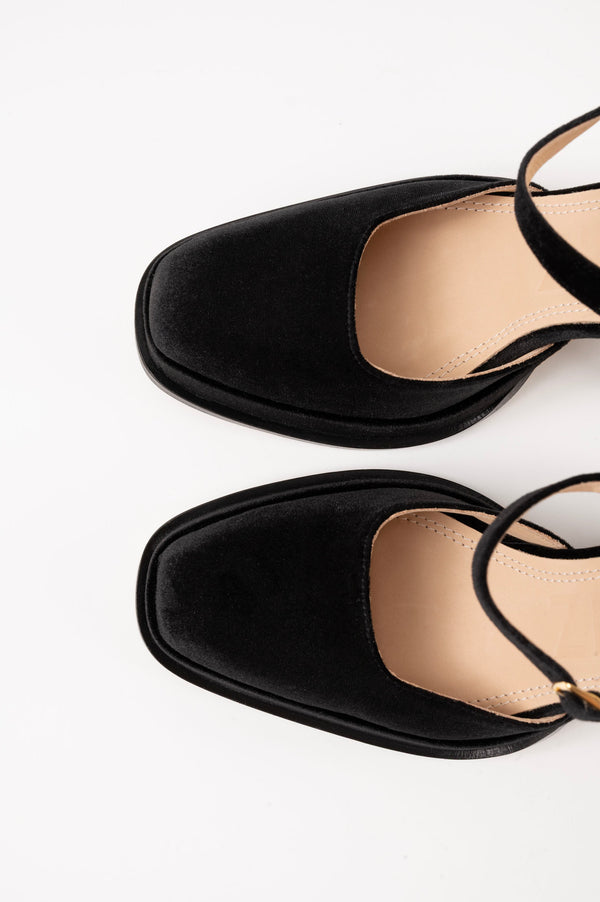 Souliers Martinez MALASANABlack Velvet Platform Pumps