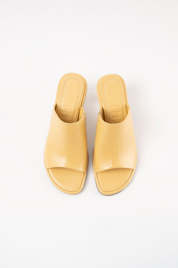 Souliers Martinez MARIZALight Yellow Leather Sandals