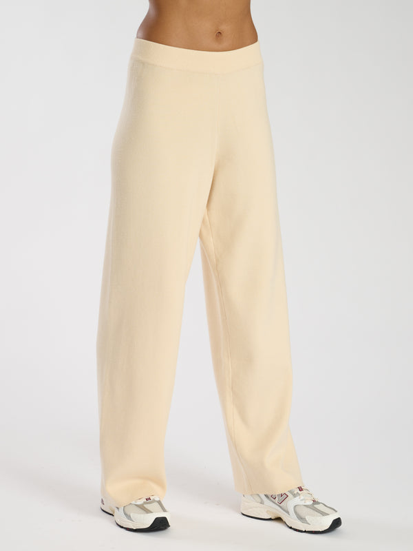 South Beach Homely Knitted Joggers In Butter