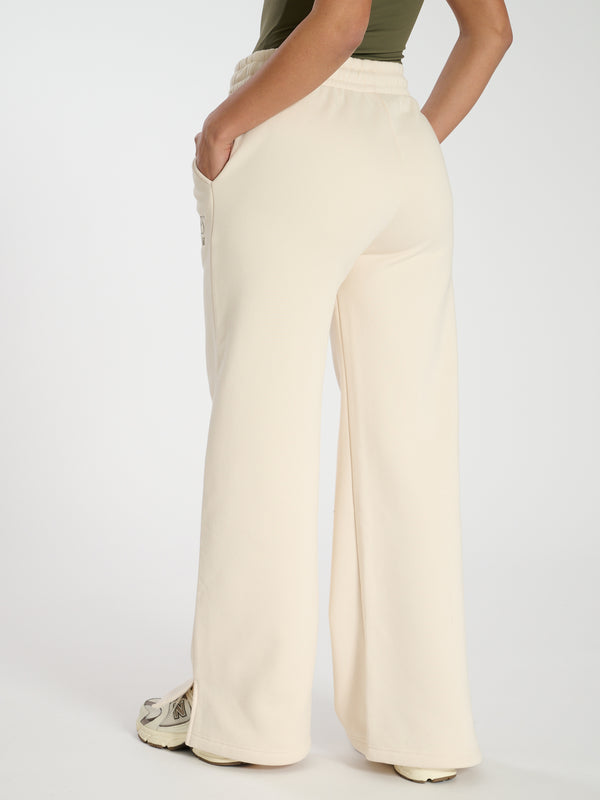 South Beach Off Duty Joggers In Vanilla