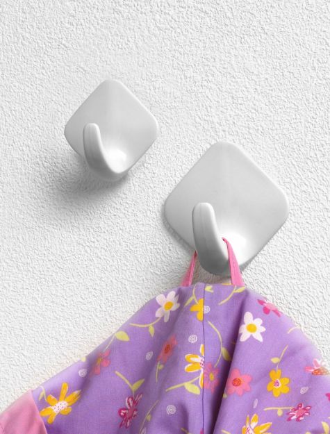 Spectrum Diversified 4-Piece Adhesive Diamond Hook Set - White