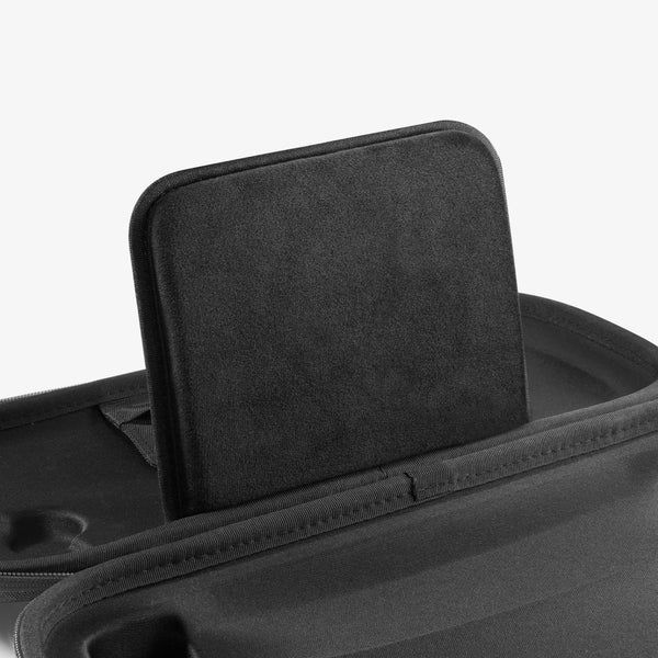 Spigen Klasden Pouch