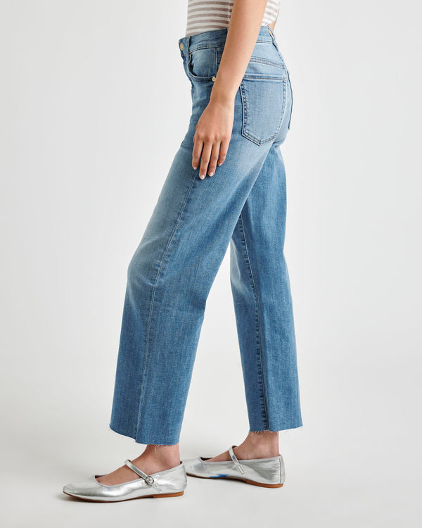 Splendid Light Wash Cropped Wide Leg Raw Hem Jean