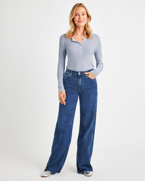 Splendid Light Wash Straight Leg Raw Hem Jean