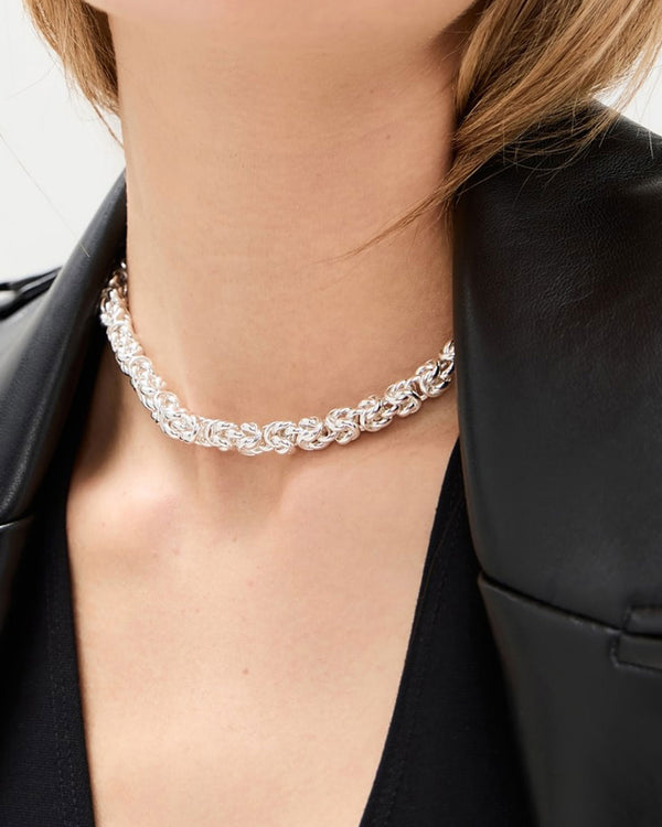 Splendid Shashi Byzantine Necklace