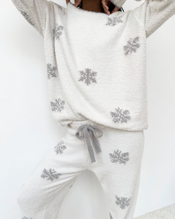 Splendid Snow Flake Fuzzy Sweater PJ Set