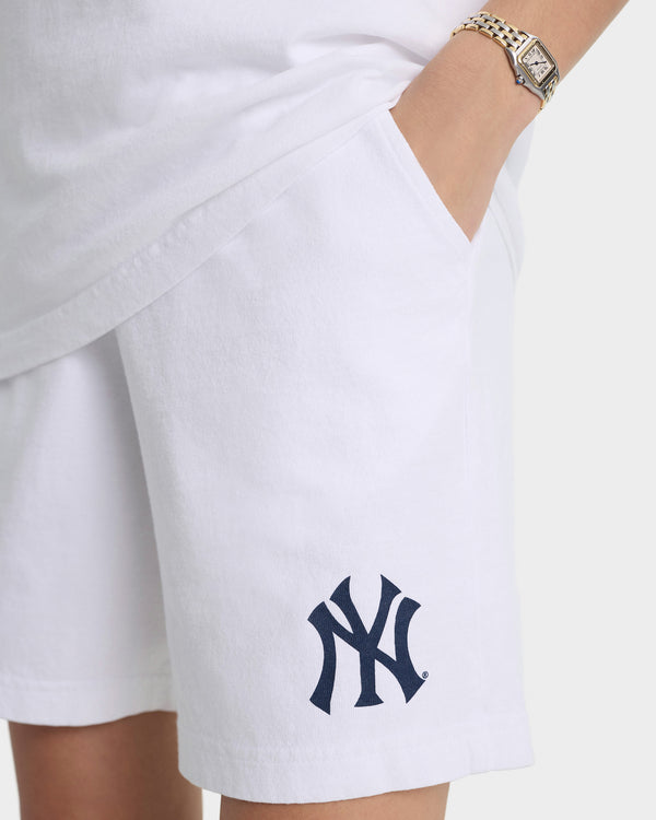 Sporty & Rich Heritage Yankees Serif Gym Short - White/Navy