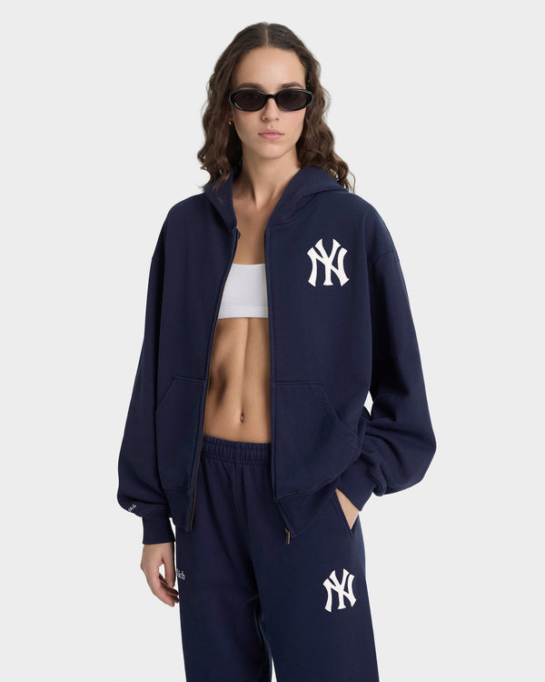 Sporty & Rich Heritage Yankees Serif Sweatpant - Navy/White