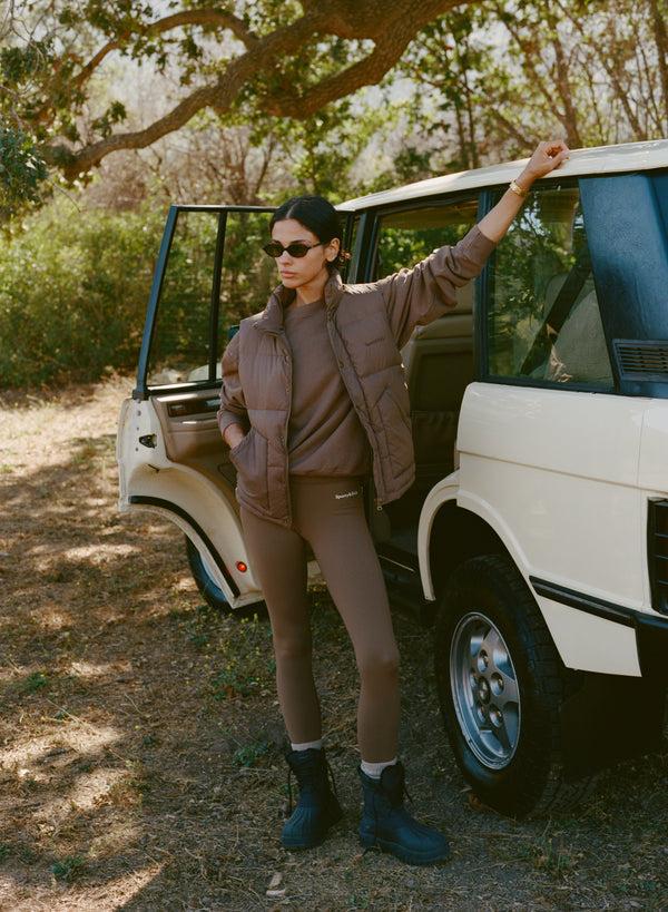 Sporty & Rich Serif Logo Legging - Toffee/White