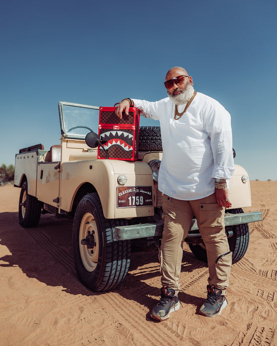 Sprayground ALL OR NOTHING SHARKS IN PARIS CHATURANGA SHARK 1900 BACKPACK