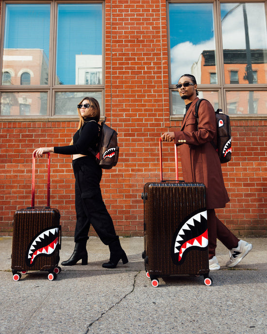 Sprayground FRENZY SHARKS SHARKNAUTICS HARDSHELL CARRY-ON LUGGAGE