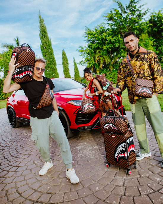 Sprayground LENTICULAR EFFECTS CROSSOVER CLUTCH W/ SHOULDER STRAP