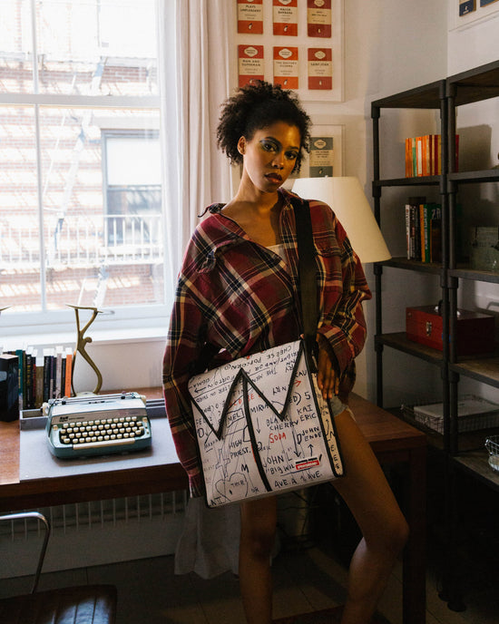 Sprayground OFFICIAL BASQUIAT UNTITLED (CHEESE POPCORN) 1983 SLING MESSENGER