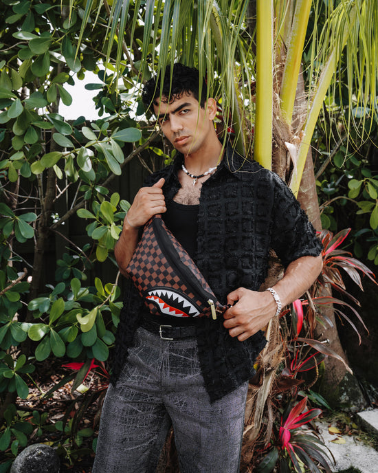 Sprayground SAWTOOTH SHARKS IN PARIS SAVVY CROSSBODY