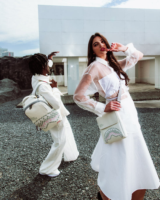 Sprayground SHARK CENTRAL DYNAMIC MESSENGER SLING BAG