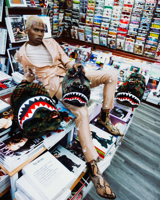 Sprayground BIG SKY FUR SHARK MINI DUFFLE