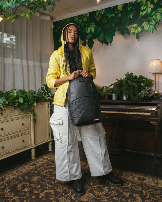 Sprayground EMBOSSED SHARK TRAVELER BACKPACK (DLXV)