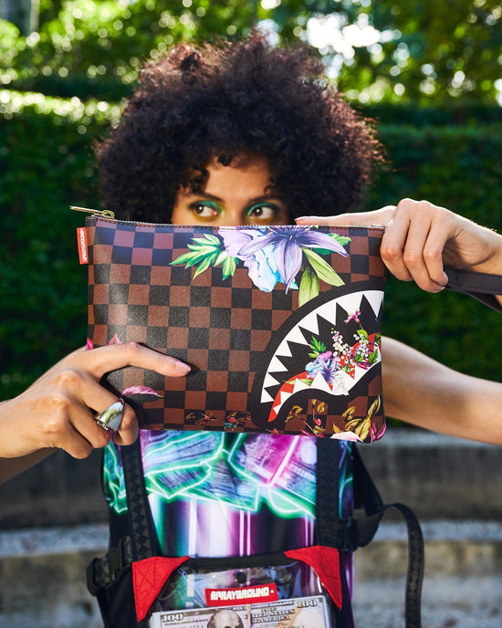 Sprayground GARDEN OF SHARKS CROSSOVER CLUTCH