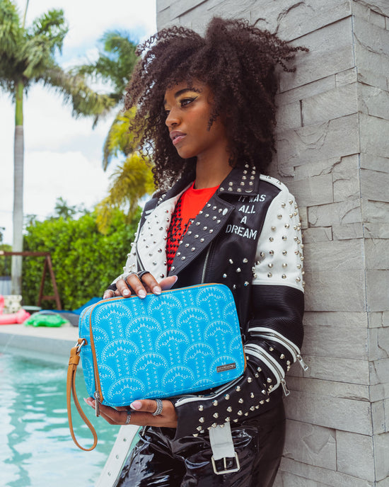 Sprayground ILLUCHAINS TURQ TOILETRY BAG