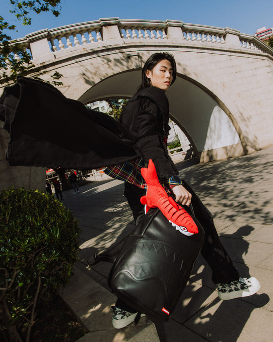 Sprayground PLUSH SHARK BIG BITE BACKPACK