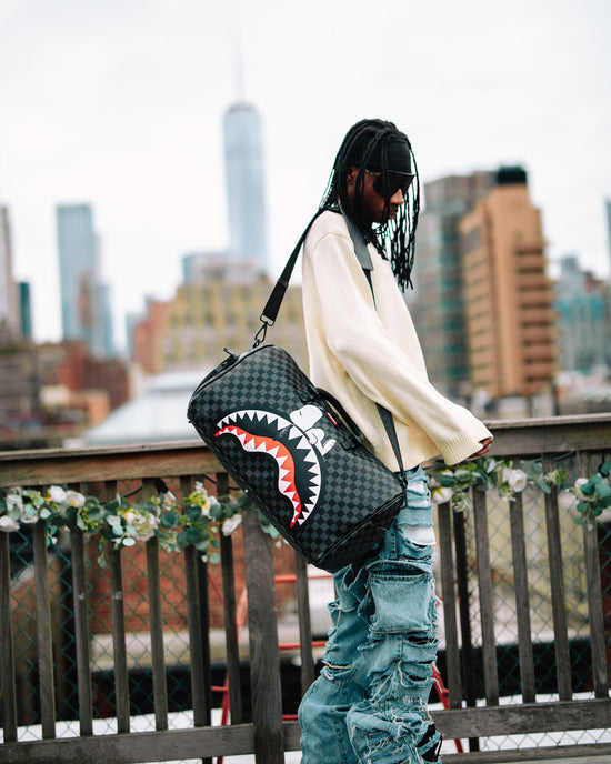 Sprayground SNOOPY DAY OFF DUFFLE