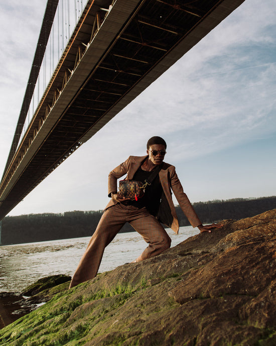 Sprayground TAKEOVER THE THRONE BACKPACK SLING