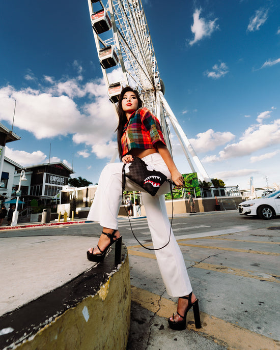 Sprayground TRIPLE DECKER HEIR TO THE THRONE CROSSOVER CLUTCH