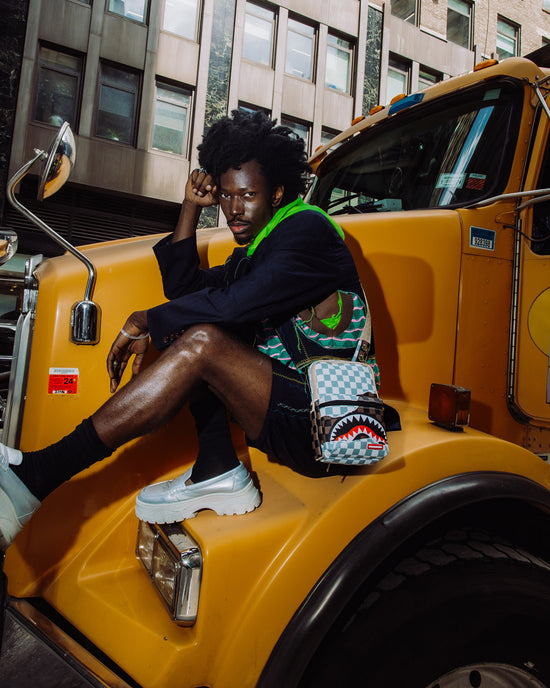 Sprayground UNSTOPPABLE ENDEAVORS II MESSENGER SLING BAG