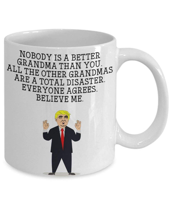 Spreadpassion Funny Grandmatrump Head Becher – Donald Trump Kaffeetasse – Neuheit Geschenkidee Oma Gag Idee Präsident