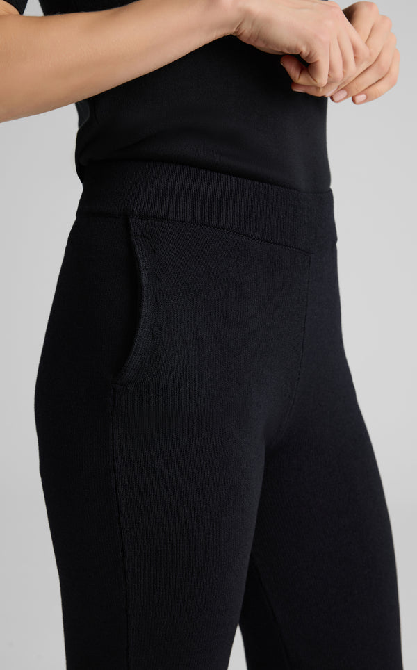 St. John Isabel Full Length Pant In Legacy Crepe Knit BK00