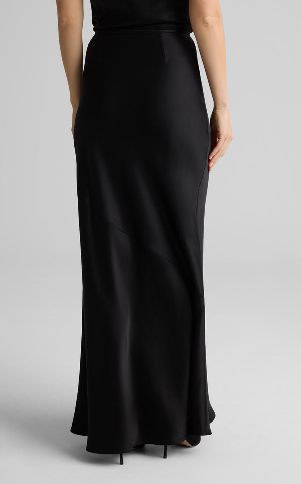 St. John Beverly Skirt In Liquid Satin BK00