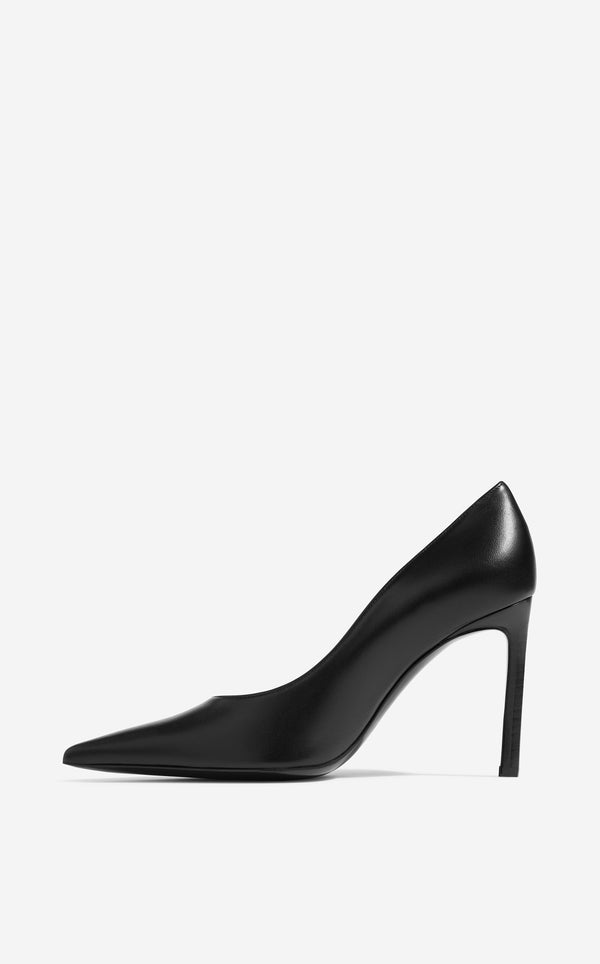 St. John Eleganza Leather Pump BK00