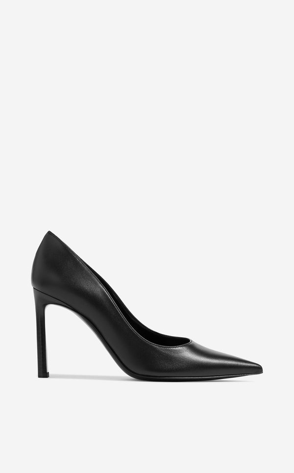st. john Eleganza Leather Pump BK00