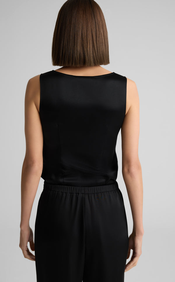 St. John Liquid Satin Shell CAVR