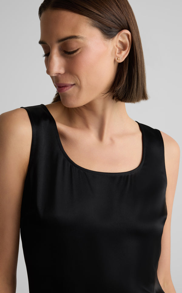 St. John Liquid Satin Shell CAVR