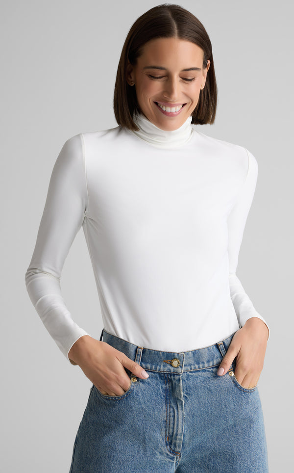 St. John Long Sleeve T-Neck Shell WH00