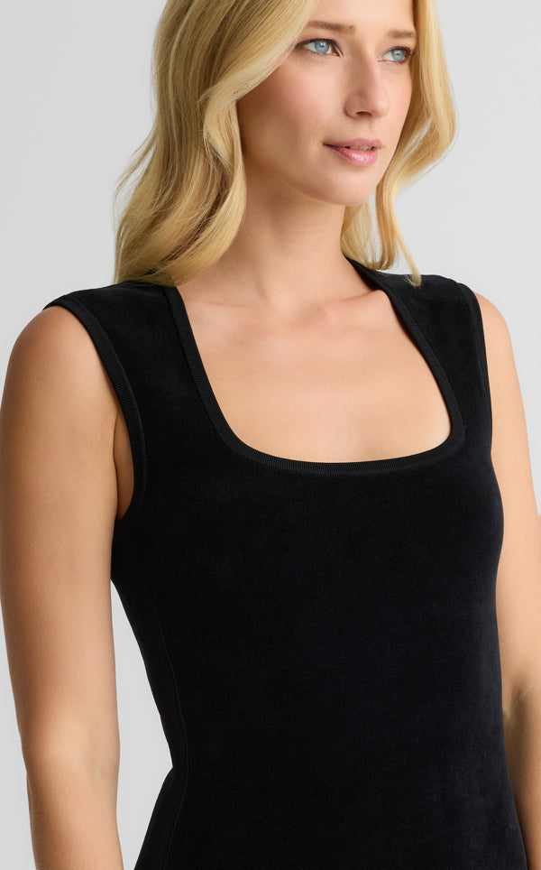 St. John Lynn Gown In Monte Carlo Knit BK00