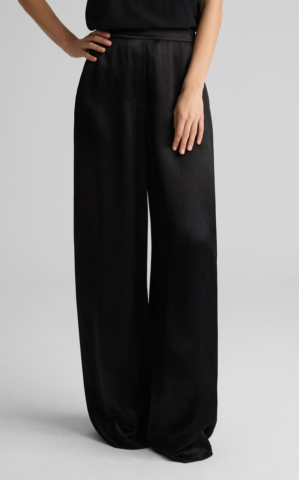 St. John Maddie Pant In Hammered Satin BK00