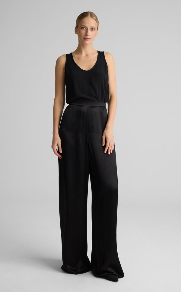 st. john Maddie Pant in Hammered Satin BK00