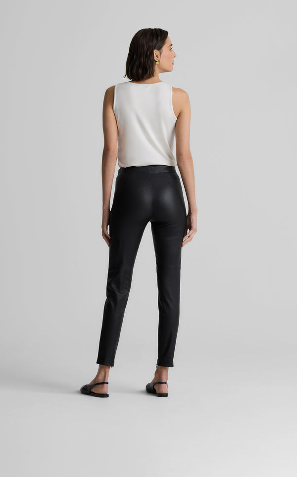 St. John Sandy Pant In Stretch Leather BK00