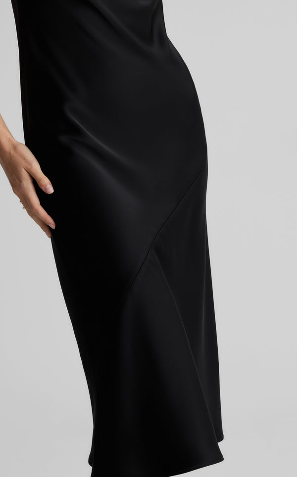 St. John Sara Dress In Liquid Satin BK00