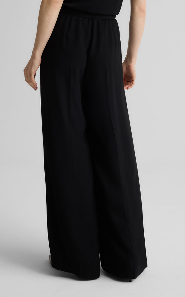 St. John Tabitha Pant In Satin Back Crepe BK00