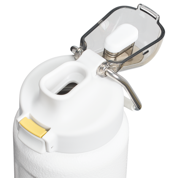 Stanley The Wellspring Bottle | 24 OZ