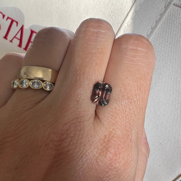 Starling BESPOKE 3.19CT BROWN-PINK COLOR CHANGE SAPPHIRE