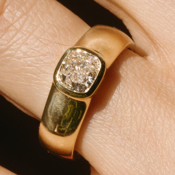 Starling 0.95ct Cushion Diamond Dune Ring