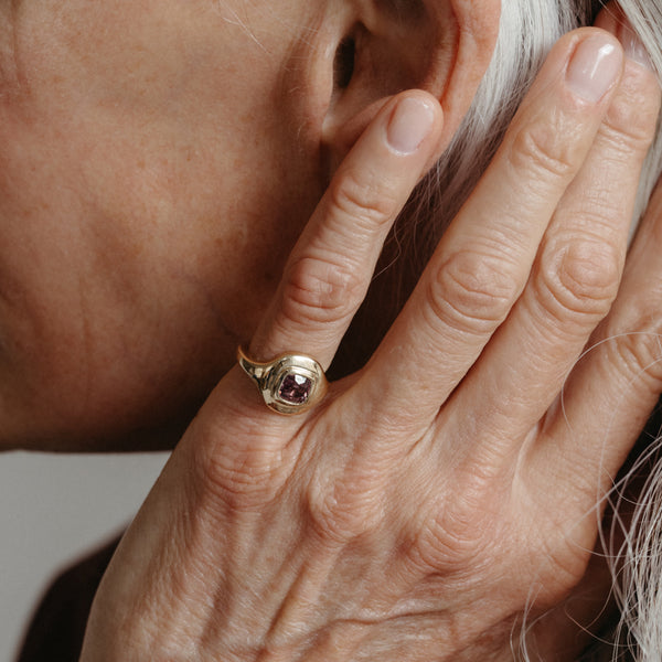 Starling 1.06CT CLAY PINK SAPPHIRE RIPPLE RING