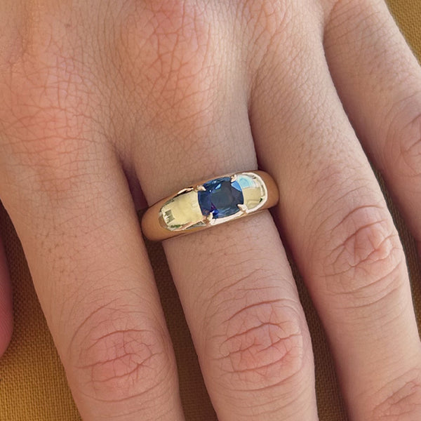 Starling 1.12ct CUSHION CUT SAPPHIRE CLOUD RING